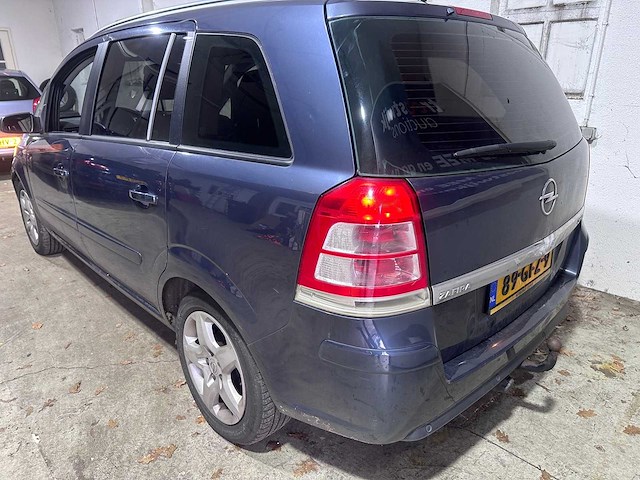 Opel - zafira - 2.2 temptation 7 p- 89-gfz-9 - afbeelding 4 van  6