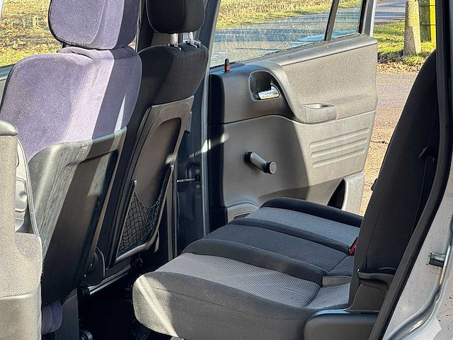 Opel - zafira - 7 persoons - 1.6-16v maxx- 2005 - 22-rf-st - afbeelding 19 van  20