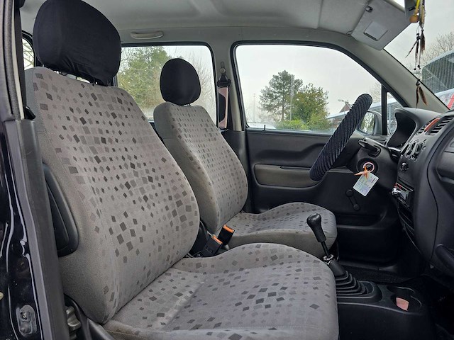 Opel agila 1.0-12v comfort 2003 | 77-ll-hz i - afbeelding 10 van  21