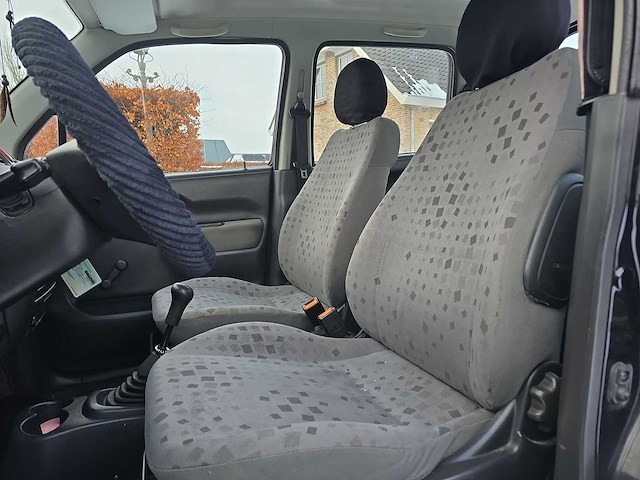 Opel agila 1.0-12v comfort 2003 | 77-ll-hz i - afbeelding 17 van  22