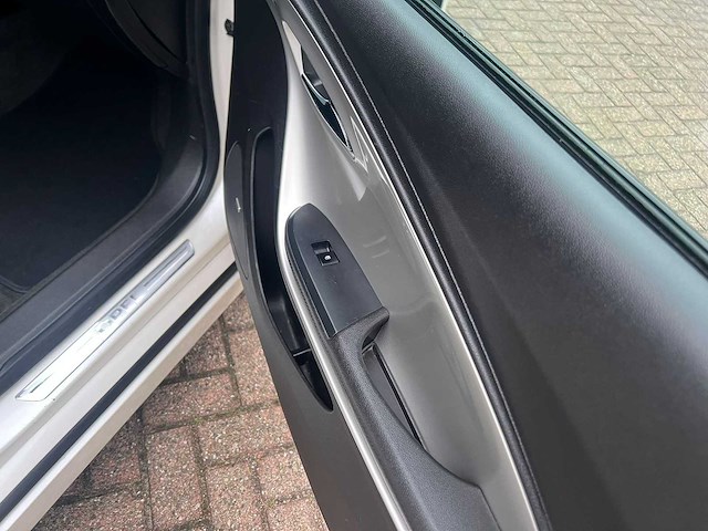 Opel ampera 1.4 automaat, 1-svp-43 - afbeelding 19 van  26