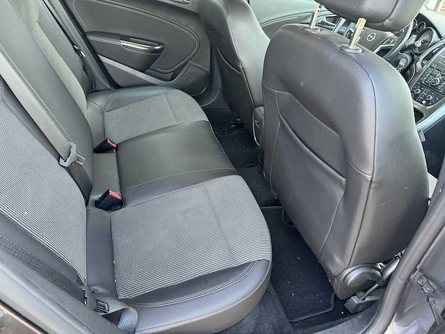 Opel astra 1.4 turbo cosmo 05-sbn-7 - afbeelding 18 van  19