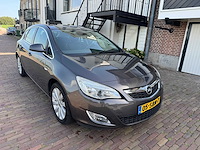 Opel astra 1.4 turbo cosmo 05-sbn-7 - afbeelding 14 van  19
