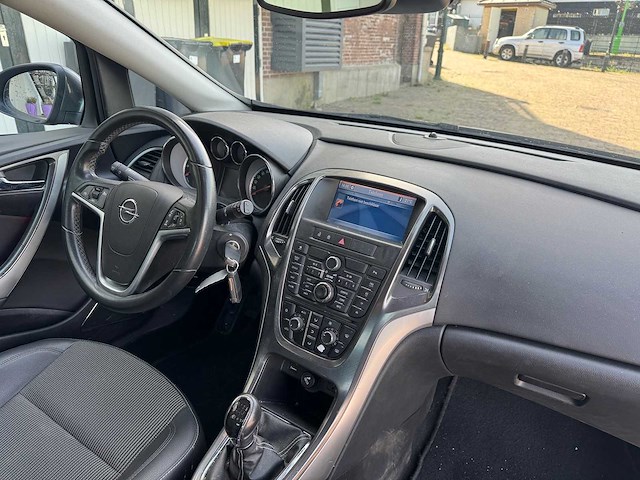 Opel astra 1.4 turbo cosmo 05-sbn-7 - afbeelding 17 van  19