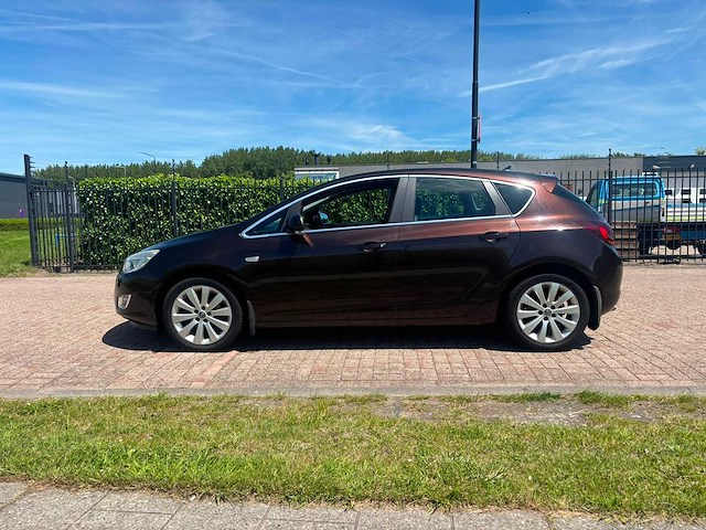 Opel astra 1.4 turbo cosmo 2012 | 03-xkd-4 i - afbeelding 9 van  13