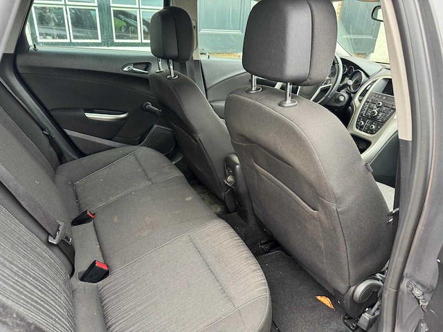 Opel astra 1.4 turbo gt sr-647-d - afbeelding 15 van  19