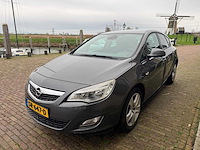 Opel astra 1.4 turbo gt sr-647-d - afbeelding 1 van  19