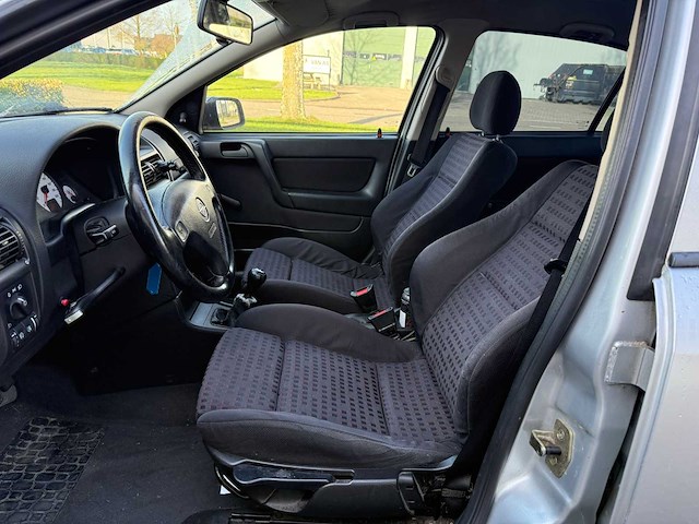 Opel astra 1.6 16v sport, xp-bx-89 - afbeelding 9 van  11