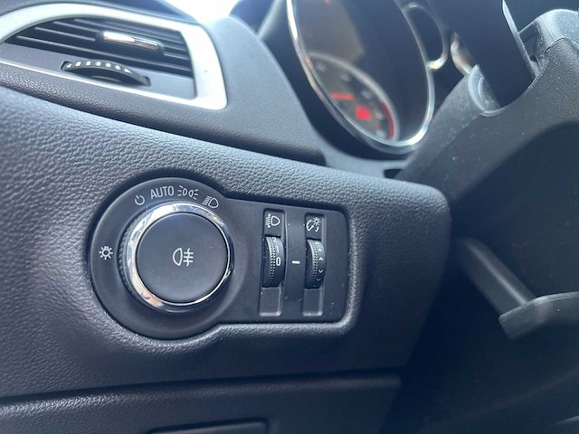 Opel astra 1.6 edition 2011 | 86-rsv-3 - afbeelding 11 van  28