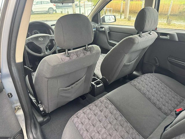 Opel astra 1.8-16v sport edition 50-jx-vv - afbeelding 2 van  13