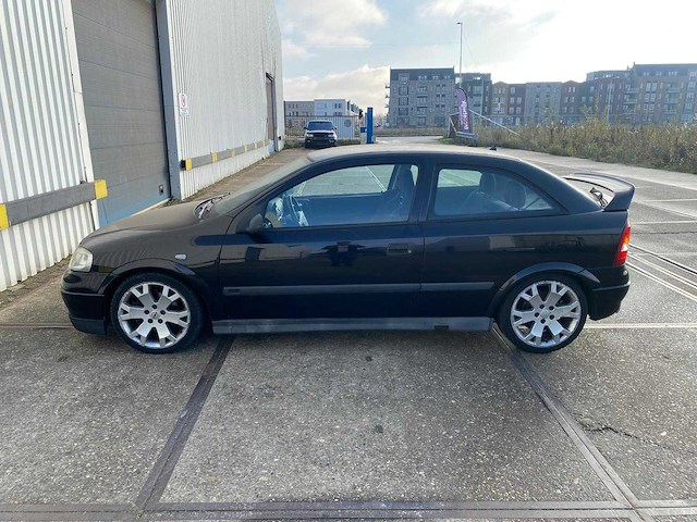 Opel astra 2.2-16v opc sport ed.ii 79-jp-rb - afbeelding 2 van  16