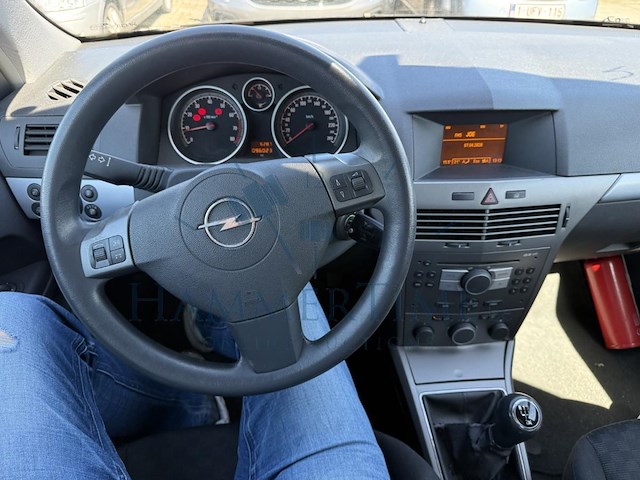 Opel astra astra 1.4i xep 16v cosmo 90, 2004 - afbeelding 2 van  29