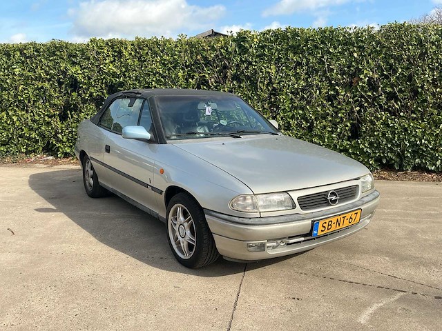 Opel astra cabriolet sb-nt-67 - afbeelding 1 van  21