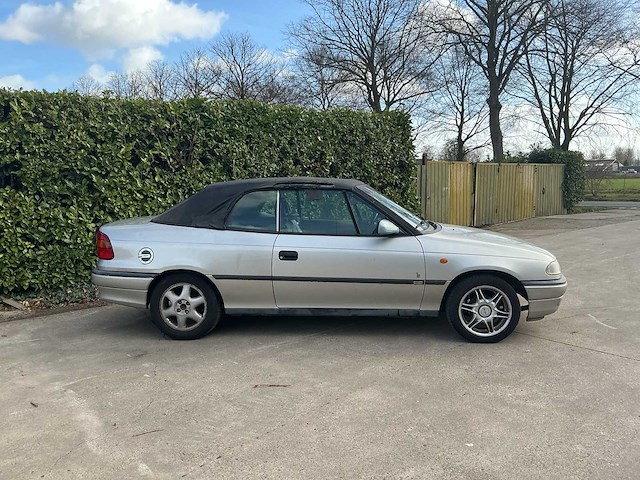 Opel astra cabriolet sb-nt-67 - afbeelding 16 van  21