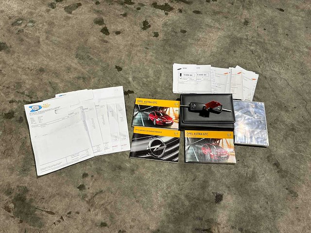 Opel astra gtc 1.4 turbo sport 140pk 2013 (origineel-nl), 9-krr-84 - afbeelding 31 van  42