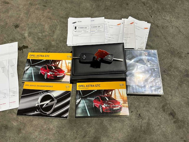 Opel astra gtc 1.4 turbo sport 140pk 2013 (origineel-nl), 9-krr-84 - afbeelding 32 van  42