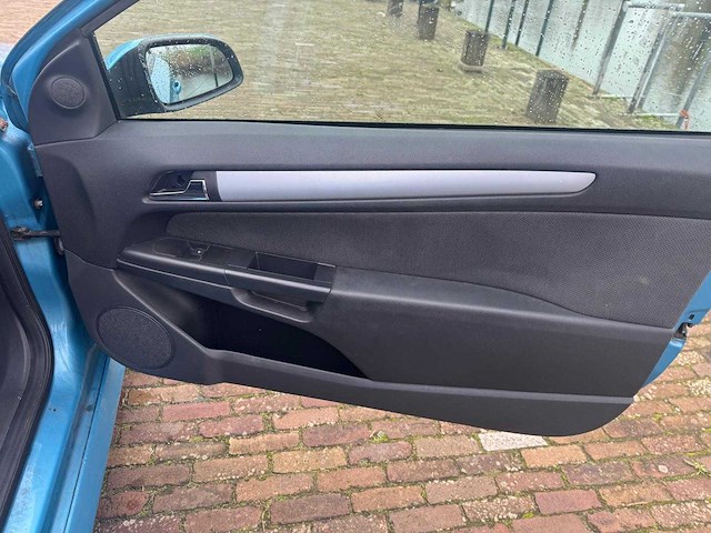 Opel astra gtc 1.6 enjoy 51-rf-ht - afbeelding 12 van  18