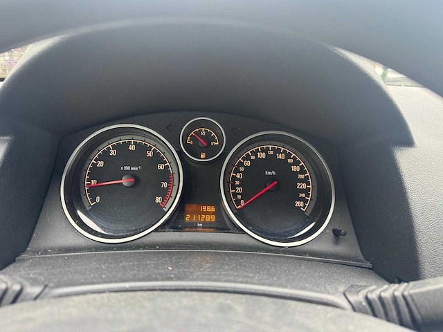 Opel astra gtc 1.6 enjoy 51-rf-ht - afbeelding 18 van  18