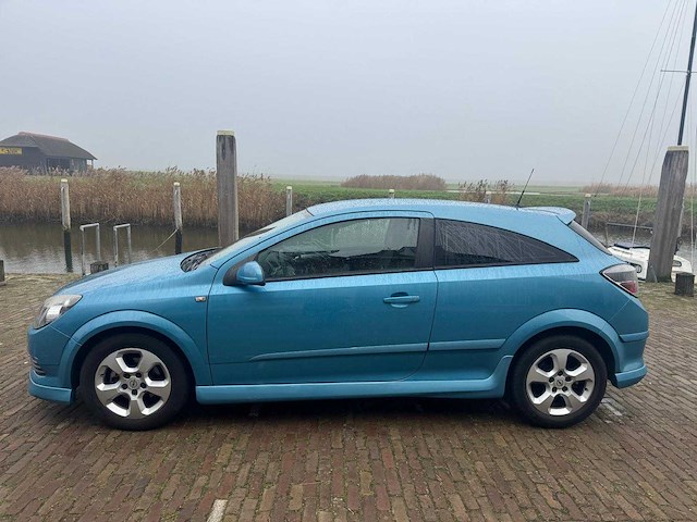 Opel astra gtc 1.6 enjoy 51-rf-ht - afbeelding 4 van  18