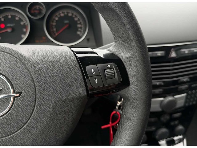 Opel astra gtc 1.6 t cosmo | 53-kbv-1 i - afbeelding 30 van  39