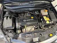 Opel astra gtc 1.6 temptation 89-xk-rr - afbeelding 17 van  19