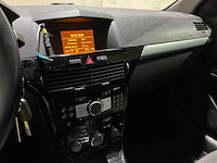 Opel astra gtc 1.8 cosmo 140pk 2009 (origineel-nl), 16-jdn-1 - afbeelding 13 van  25