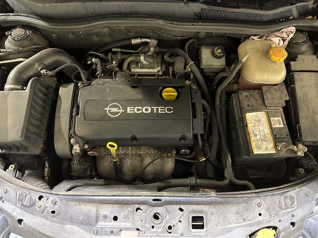 Opel astra gtc 1.8 cosmo 140pk 2009 (origineel-nl), 16-jdn-1 - afbeelding 31 van  41