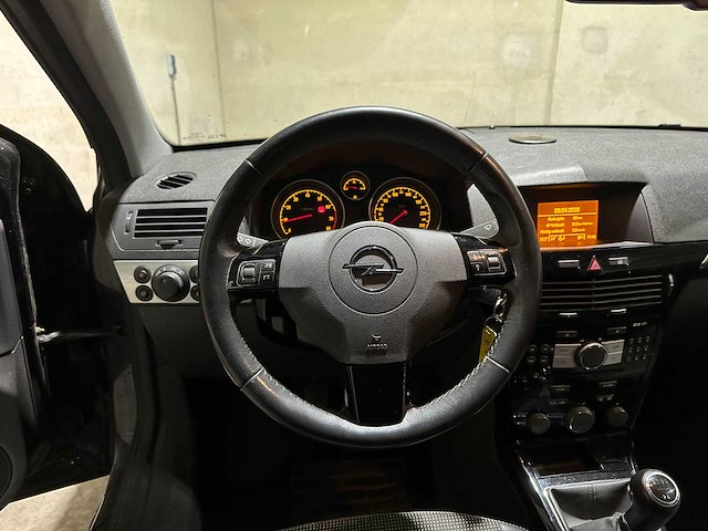 Opel astra gtc 1.8 cosmo 140pk 2009 (origineel-nl), 16-jdn-1 - afbeelding 11 van  42
