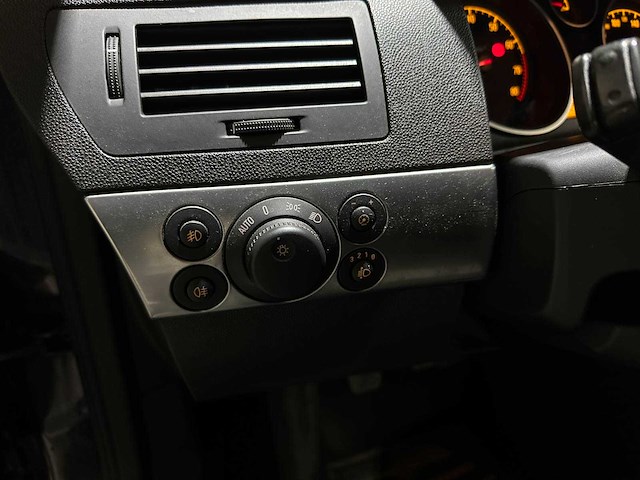 Opel astra gtc 1.8 cosmo 140pk 2009 (origineel-nl), 16-jdn-1 - afbeelding 14 van  42