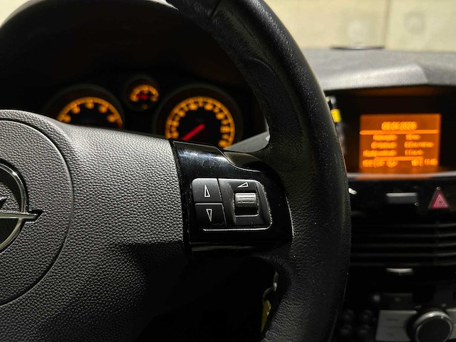 Opel astra gtc 1.8 cosmo 140pk 2009 (origineel-nl), 16-jdn-1 - afbeelding 16 van  42