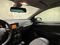 Opel astra gtc 1.8 cosmo 140pk 2009 (origineel-nl), 16-jdn-1 - afbeelding 13 van  41