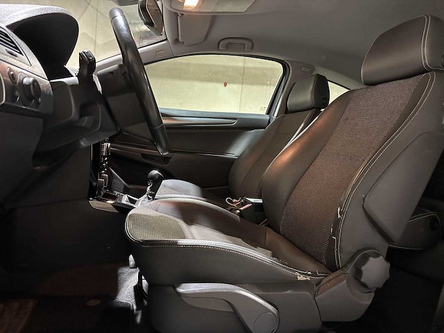 Opel astra gtc 1.8 cosmo 140pk 2009 (origineel-nl), 16-jdn-1 - afbeelding 25 van  41