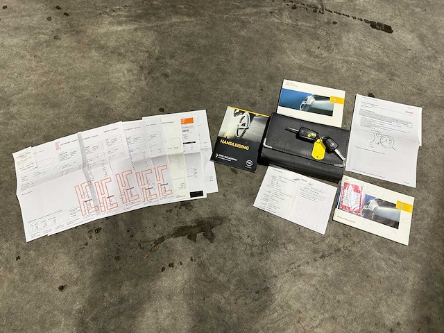 Opel astra gtc 1.8 cosmo 140pk 2009 (origineel-nl), 16-jdn-1 - afbeelding 31 van  41