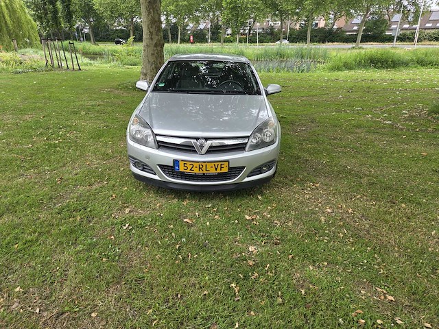 Opel astra gtc 1.8 sport, 52-rl-vf - afbeelding 2 van  9