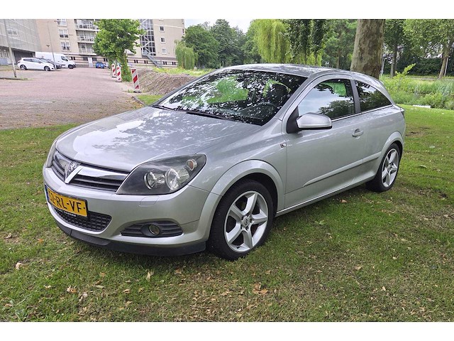 Opel astra gtc 1.8 sport, 52-rl-vf - afbeelding 1 van  9