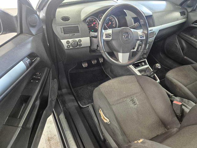 Opel astra gtc 1.8 sport, 60-xn-rl - afbeelding 13 van  14