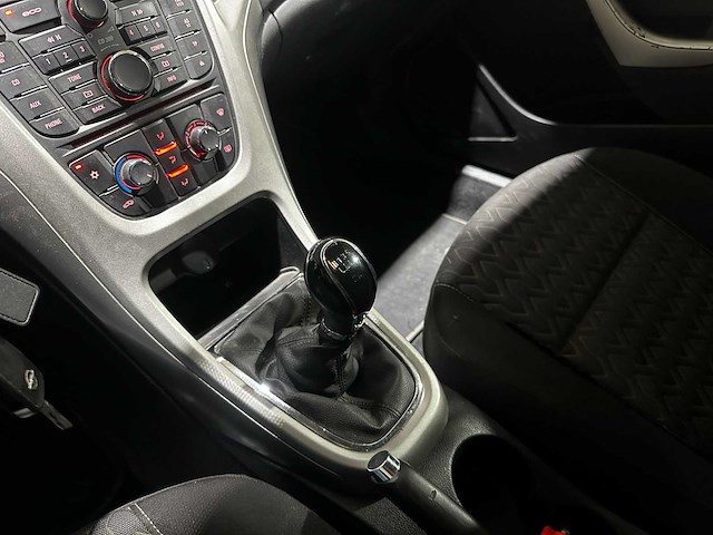 Opel astra sports tourer 1.4 design edition 101pk 2013 (origineel-nl), 5-sjj-38 - afbeelding 15 van  32