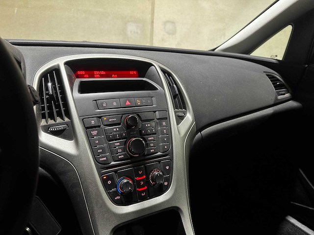 Opel astra sports tourer 1.4 design edition 101pk 2013 (origineel-nl), 5-sjj-38 - afbeelding 16 van  32