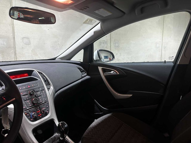 Opel astra sports tourer 1.4 design edition 101pk 2013 (origineel-nl), 5-sjj-38 - afbeelding 21 van  43