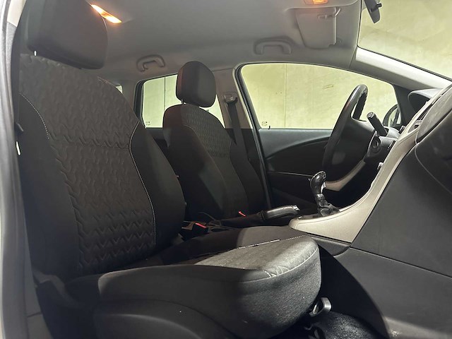 Opel astra sports tourer 1.4 design edition 101pk 2013 (origineel-nl), 5-sjj-38 - afbeelding 33 van  43