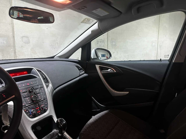 Opel astra sports tourer 1.4 design edition 101pk 2013 (origineel-nl), 5-sjj-38 - afbeelding 14 van  44