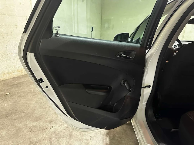 Opel astra sports tourer 1.4 design edition 101pk 2013 (origineel-nl), 5-sjj-38 - afbeelding 27 van  44