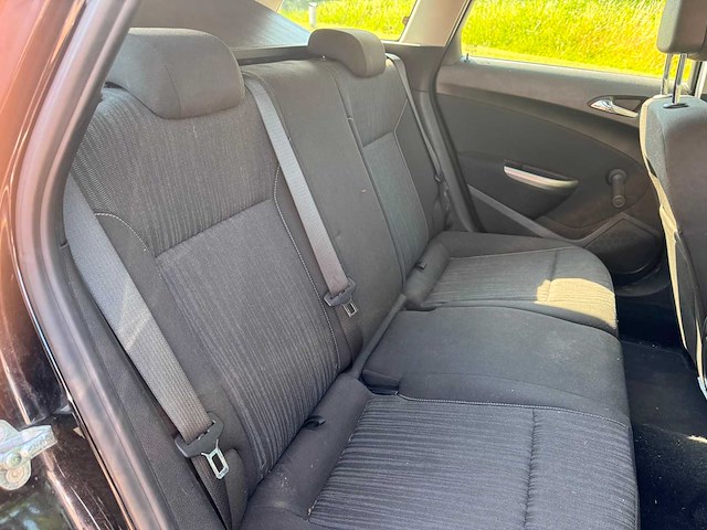 Opel astra sports tourer 1.6 turbo cosmo * 46-slt-9 - afbeelding 13 van  16