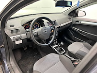 Opel astra wagon 1.6 cosmo 2010 | 73-nvs-1 - afbeelding 15 van  41