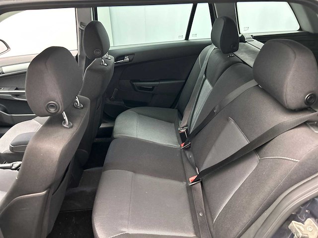 Opel astra wagon 1.6 cosmo 2010 | 73-nvs-1 - afbeelding 10 van  32
