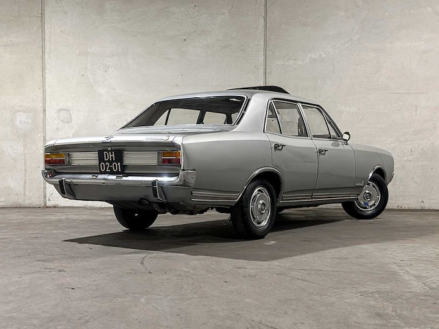 Opel commodore 2.5 s luxus 115pk 1965, dh-02-01 - afbeelding 2 van  43