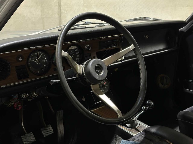 Opel commodore 2.5 s luxus 115pk 1965, dh-02-01 - afbeelding 11 van  43