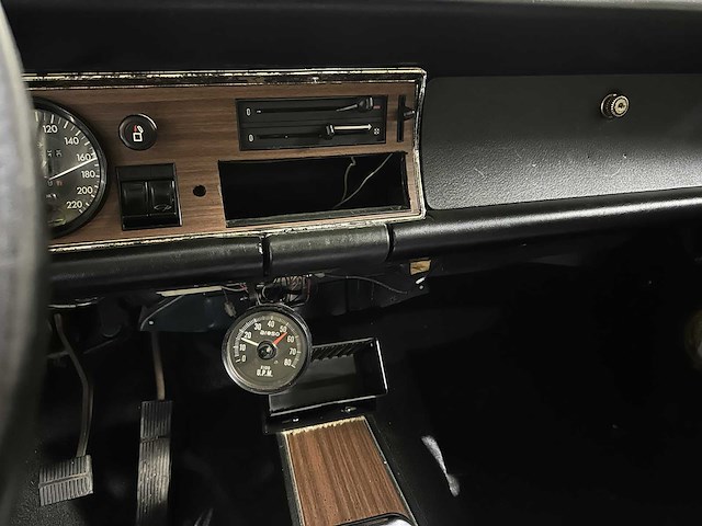 Opel commodore 2.5 s luxus 115pk 1965, dh-02-01 - afbeelding 20 van  43
