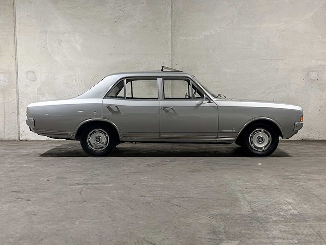 Opel commodore 2.5 s luxus 115pk 1965, dh-02-01 - afbeelding 43 van  43