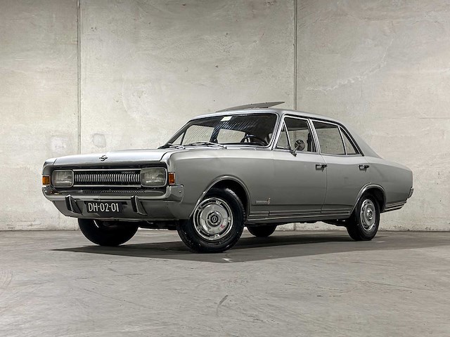 Opel commodore 2.5 s luxus 115pk 1965, dh-02-01 - afbeelding 4 van  14